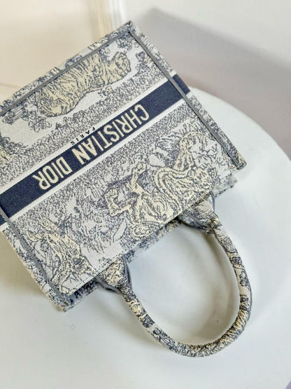 TOTE DR BOOK BORDADO